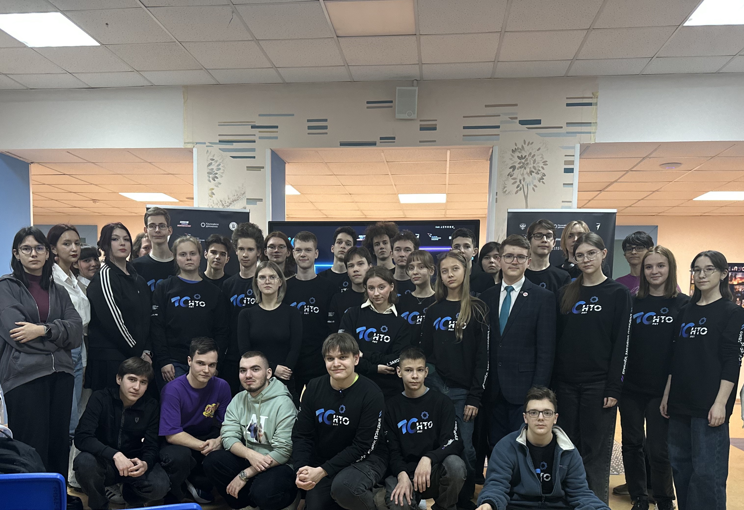 Финалисты НТО разработали системы управления для экзоскелетов 