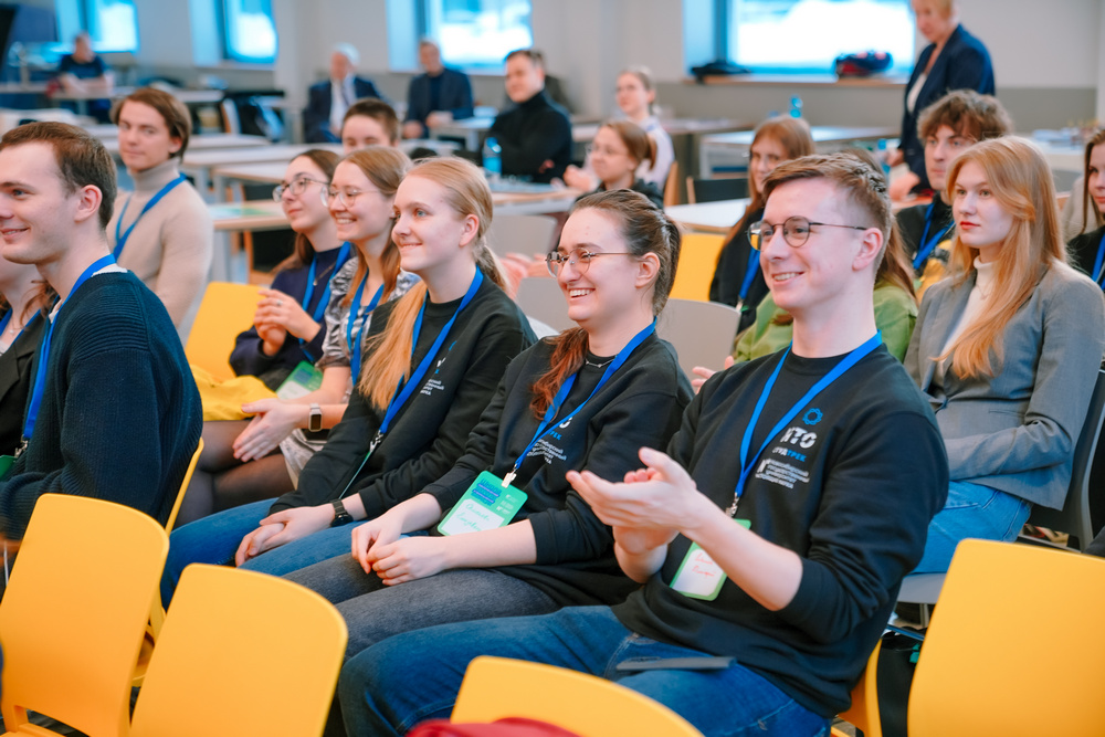 Стартовали первые финалы студтрека НТО по профилям «Геномное редактирование» и «Цифровое месторождение»