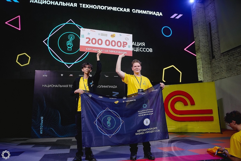 Фотография из интервью с Романом Кондрюцким