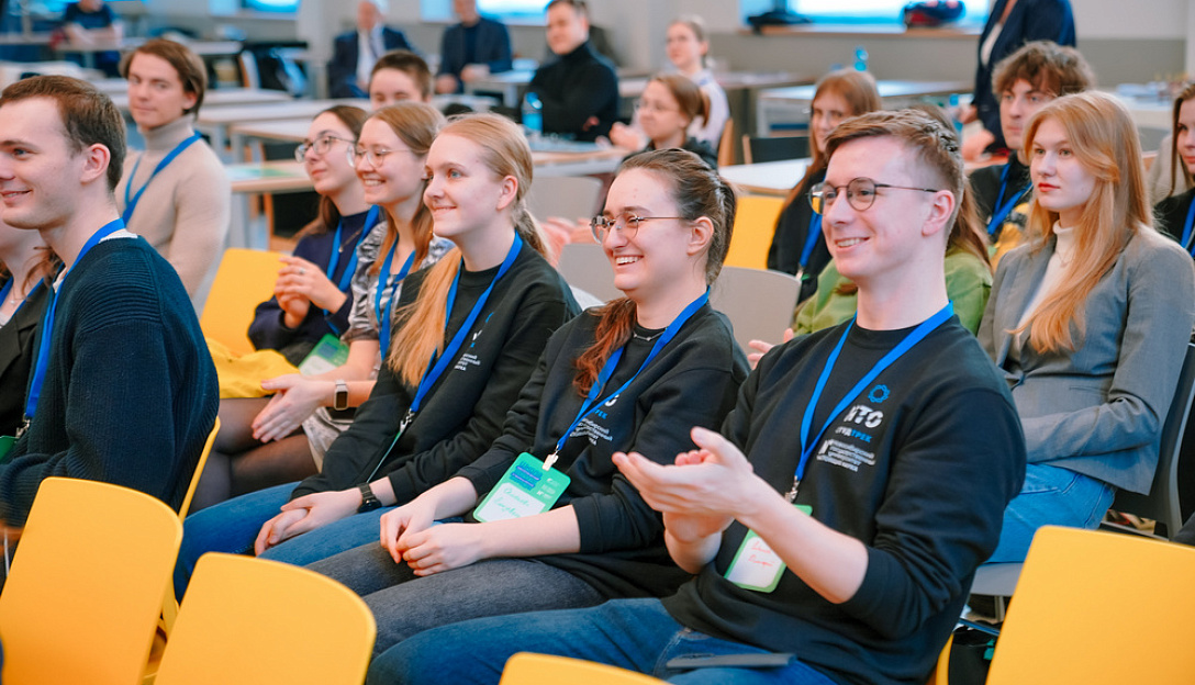 Стартовали первые финалы студтрека НТО по профилям «Геномное редактирование» и «Цифровое месторождение»